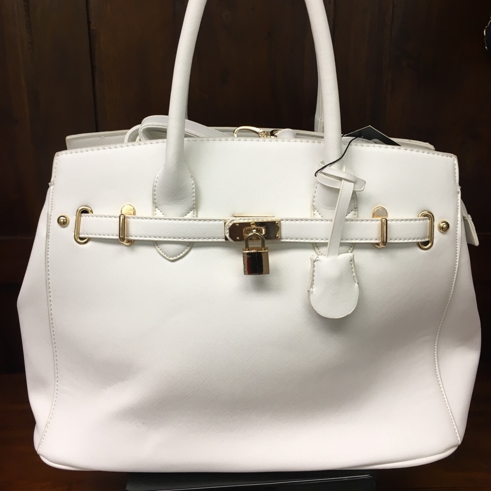 Timeless Classic Design - Snow ❄️ White Handbag
